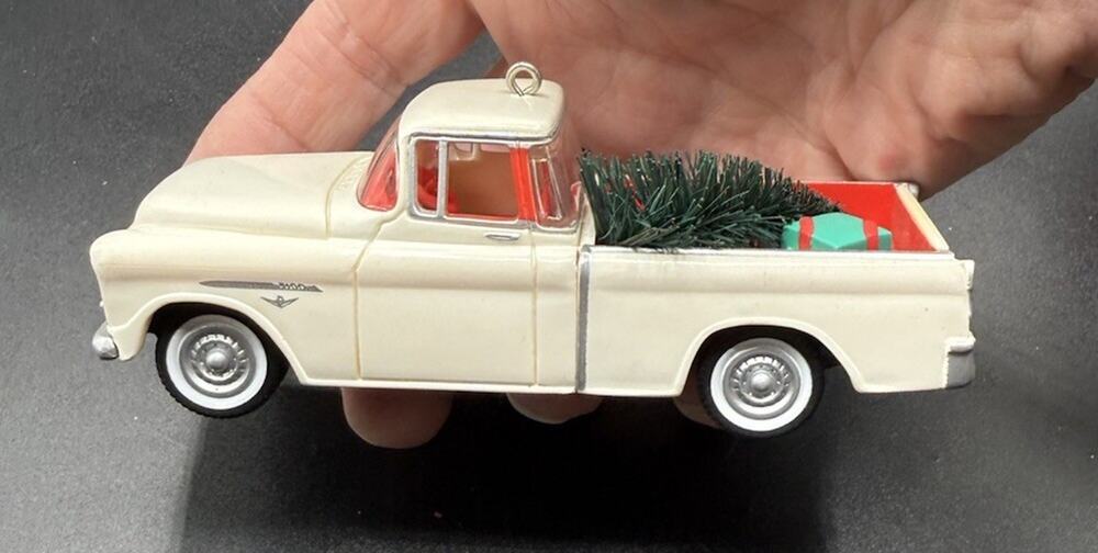 Hallmark 1955 Chevrolet Cameo Christmas Ornament Keepsake 1996 -No Box -LO22